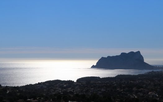 2 Bed, 1 Bath Bungalow in Moraira, Alicante