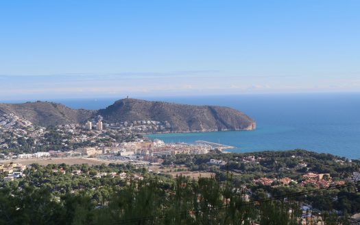 2 Bed, 1 Bath Bungalow in Moraira, Alicante