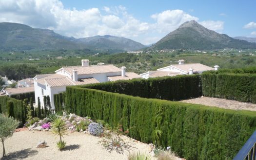 2 Bed, 1 Bath Bungalow in Murla, Alicante