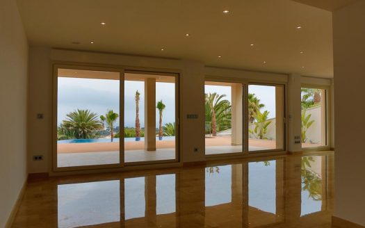 4 Bed, 6 Bath Villas in Moraira, Alicante